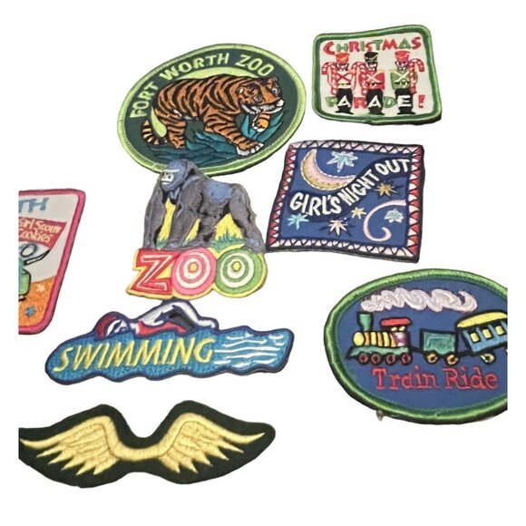 Brownies Girl Scouts Fly Up Wings Christmas Booth 100Cookies Levels Mixed Lot of - Picture 4 of 8